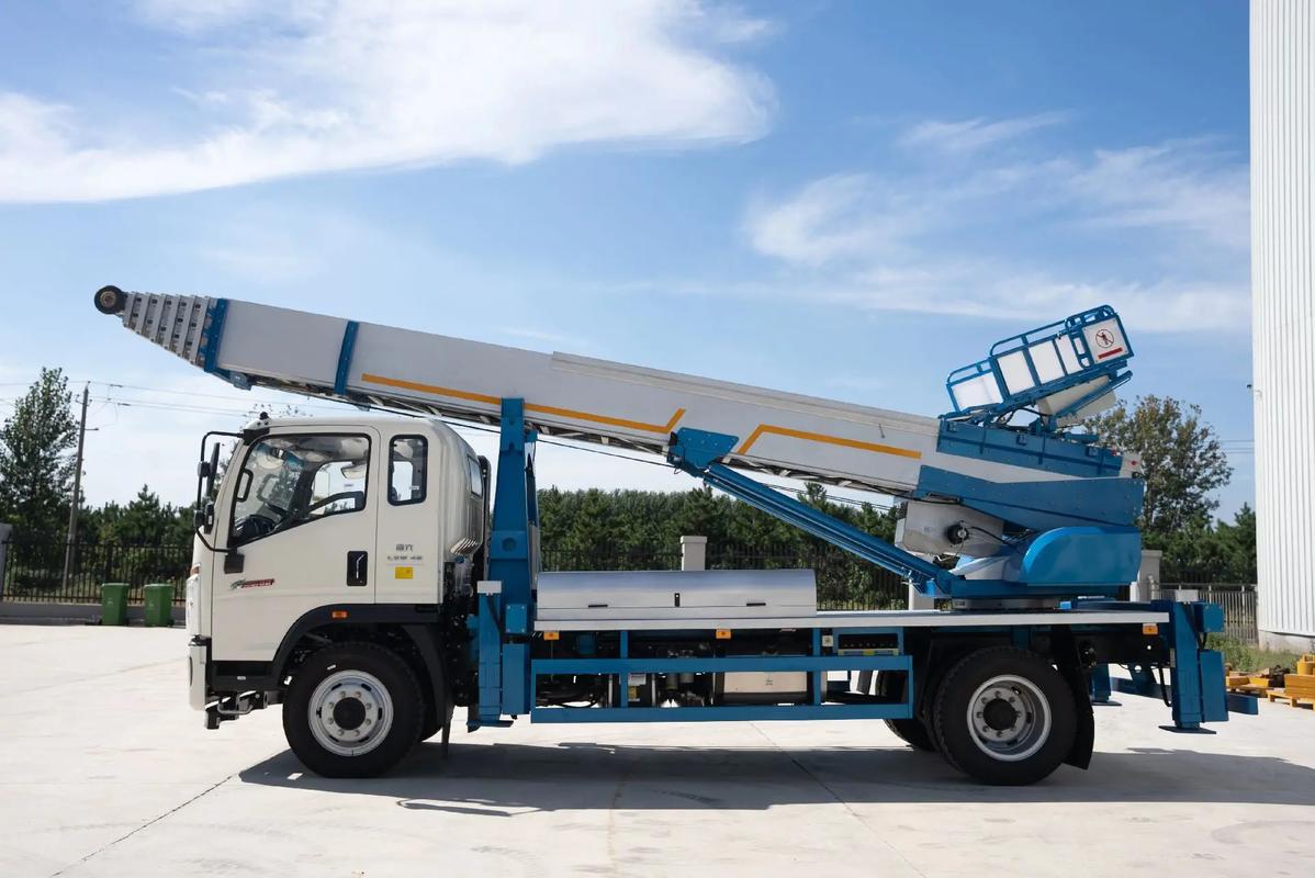 永泰县云梯上料车租赁费用