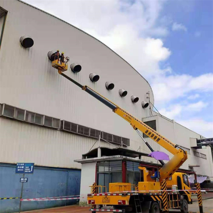 永泰县高空作业车出租服务：专业广告牌安装解决方案